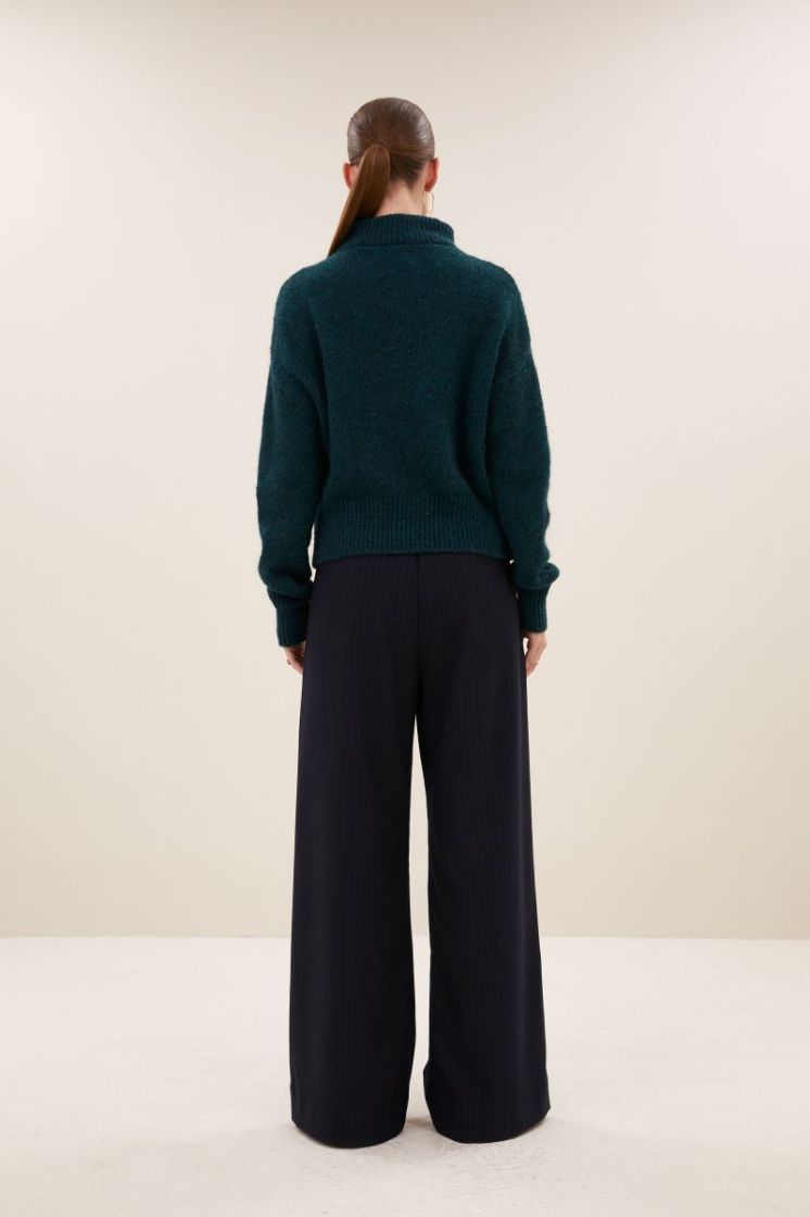 boxy beau dark green   