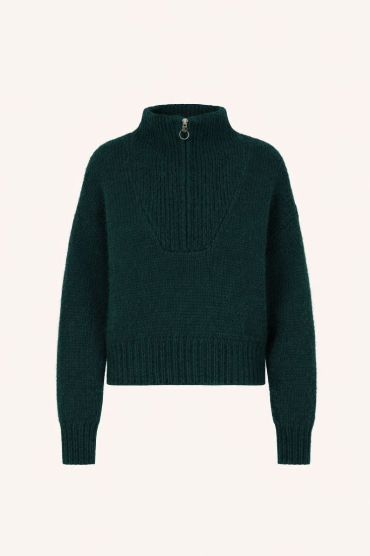 boxy beau dark green   