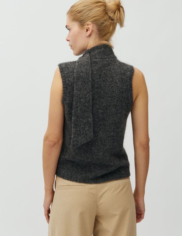 Fine-M, Friday dark grey melan
